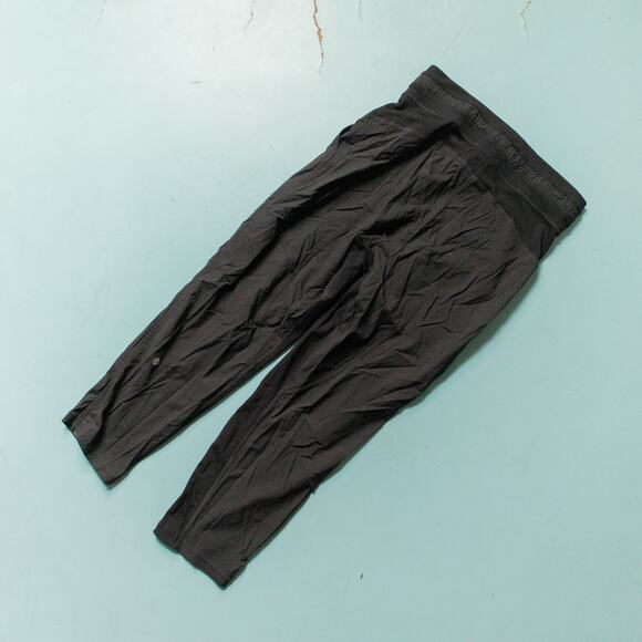 Lululemon Black Dance Studio Mid-Rise Cropped Pant Size 4 - Picture 9 of 10